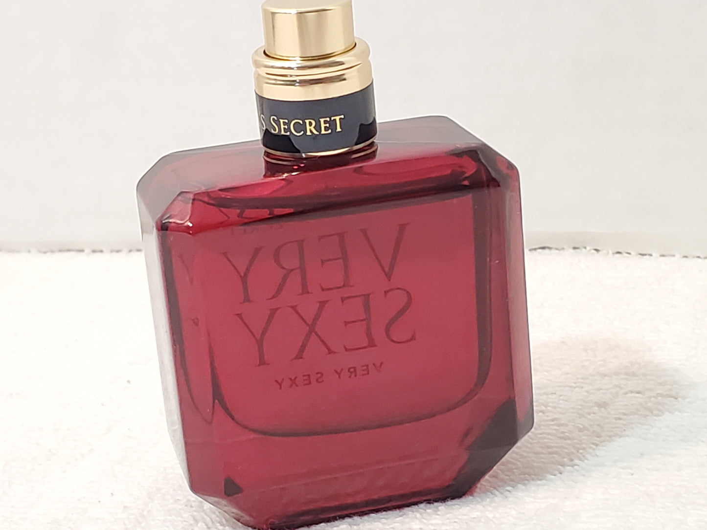 Victorias Secret Very Sexy Women's Perfume 1 oz Bottle Eau De Parfum Spray Red