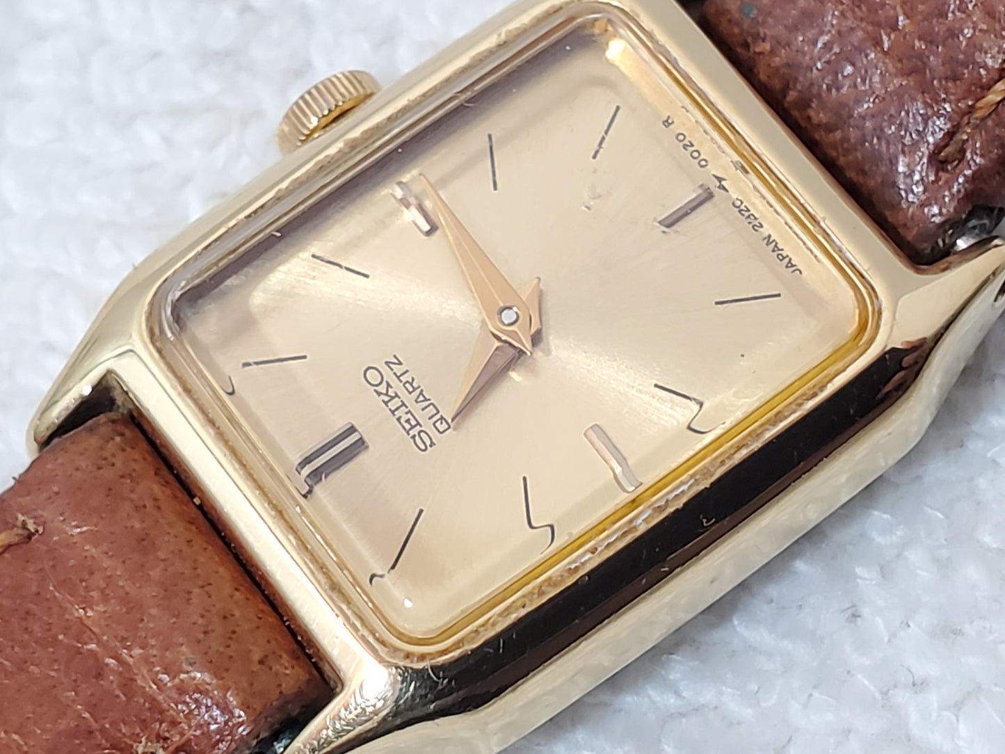 Vintage Seiko Women's Tank Quartz Watch Gold Plated Brown Strap Base Metal SS