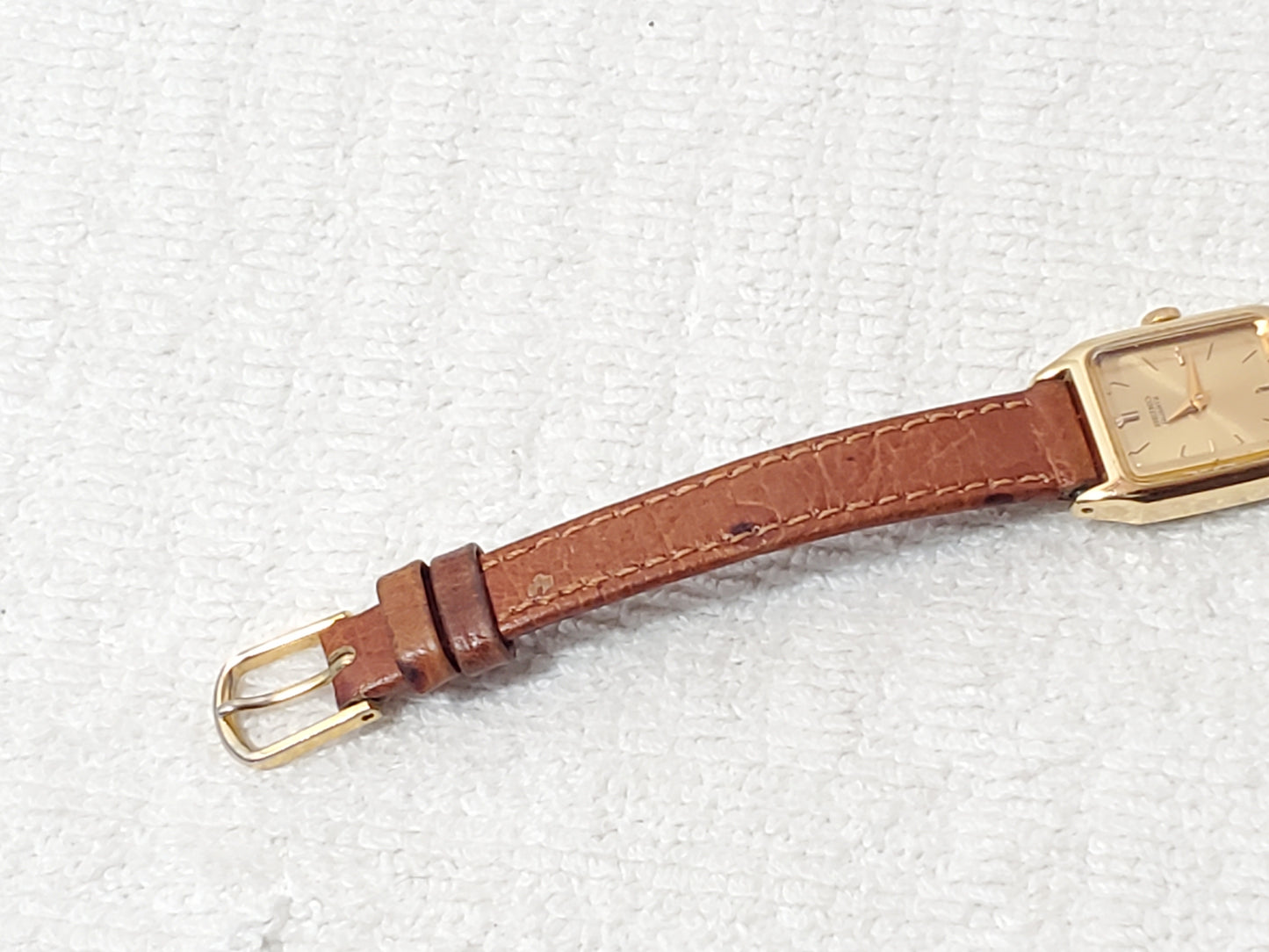 Vintage Seiko Women's Tank Quartz Watch Gold Plated Brown Strap Base Metal SS