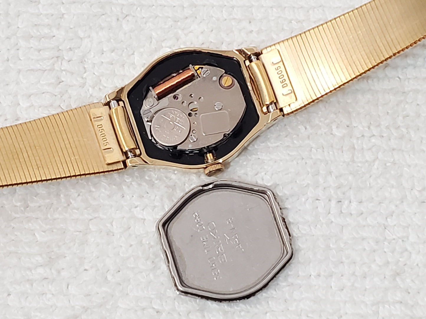 Vintage Seiko Women's Quartz Watch Gold Plated Two Jewels Base Metal S Steel