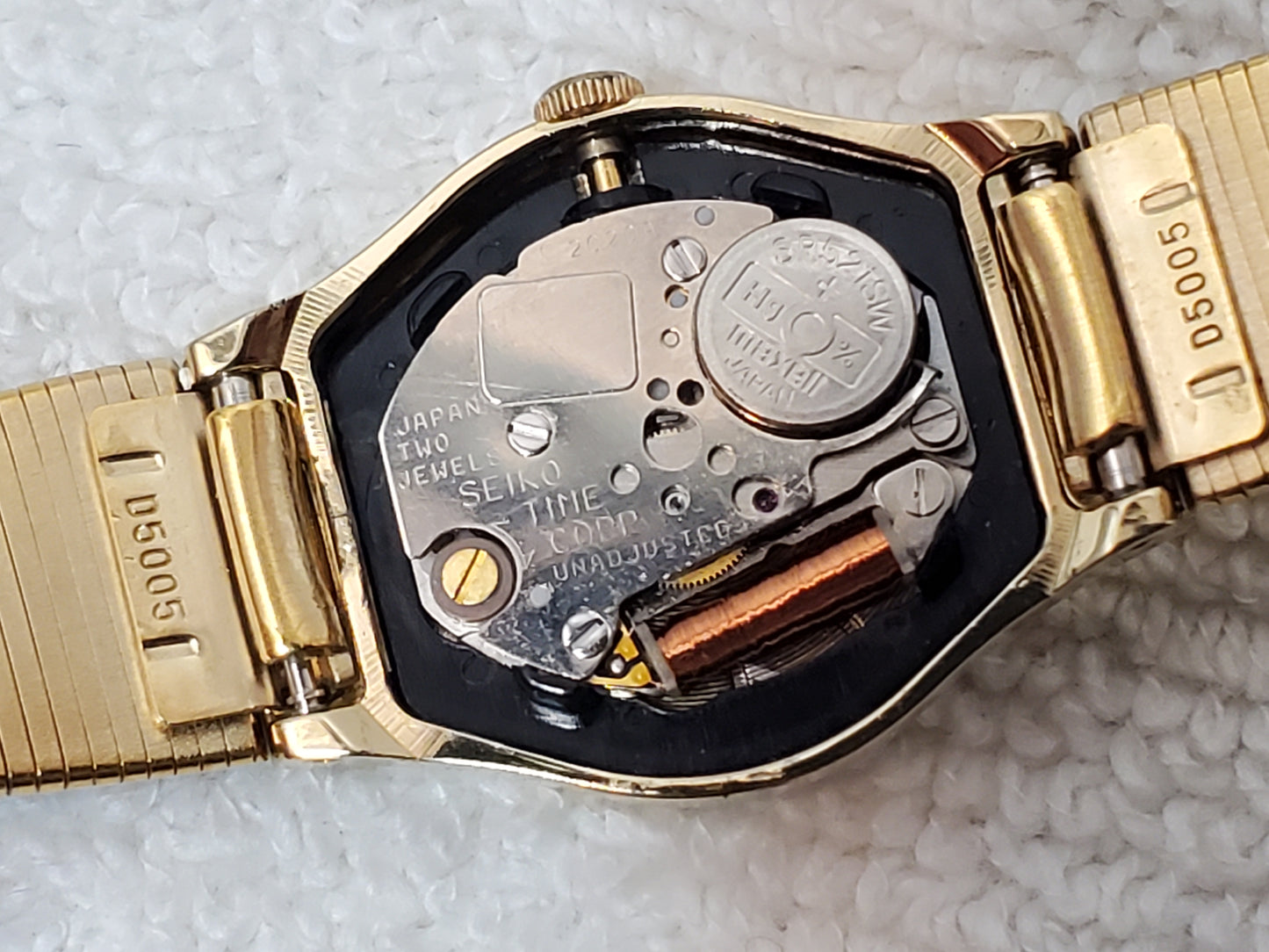 Vintage Seiko Women's Quartz Watch Gold Plated Two Jewels Base Metal S Steel