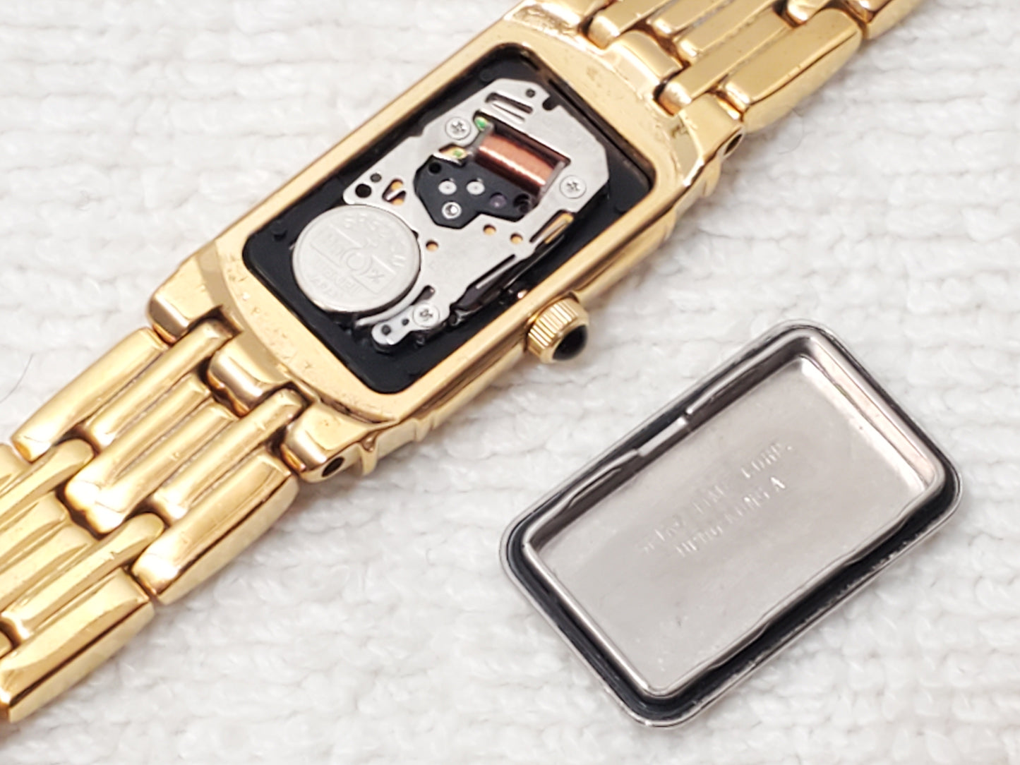 Vintage Seiko Women's Tank Watch Gold Tone Diamonds Bezel One Jewel Pink Dial SS