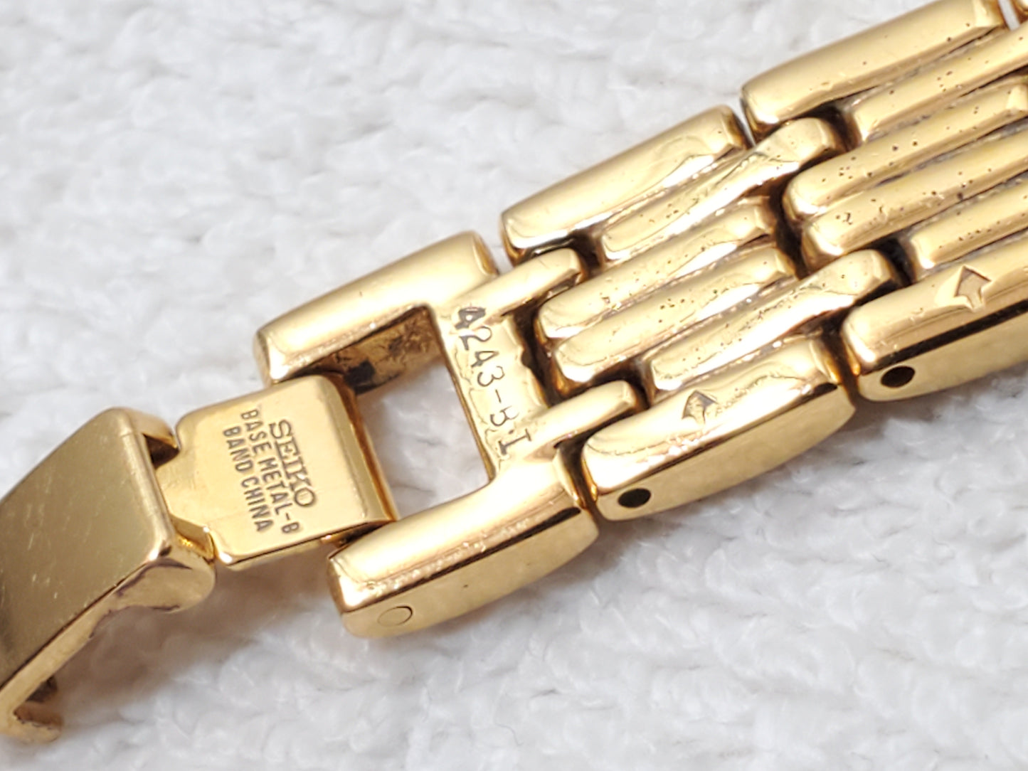 Vintage Seiko Women's Tank Watch Gold Tone Diamonds Bezel One Jewel Pink Dial SS