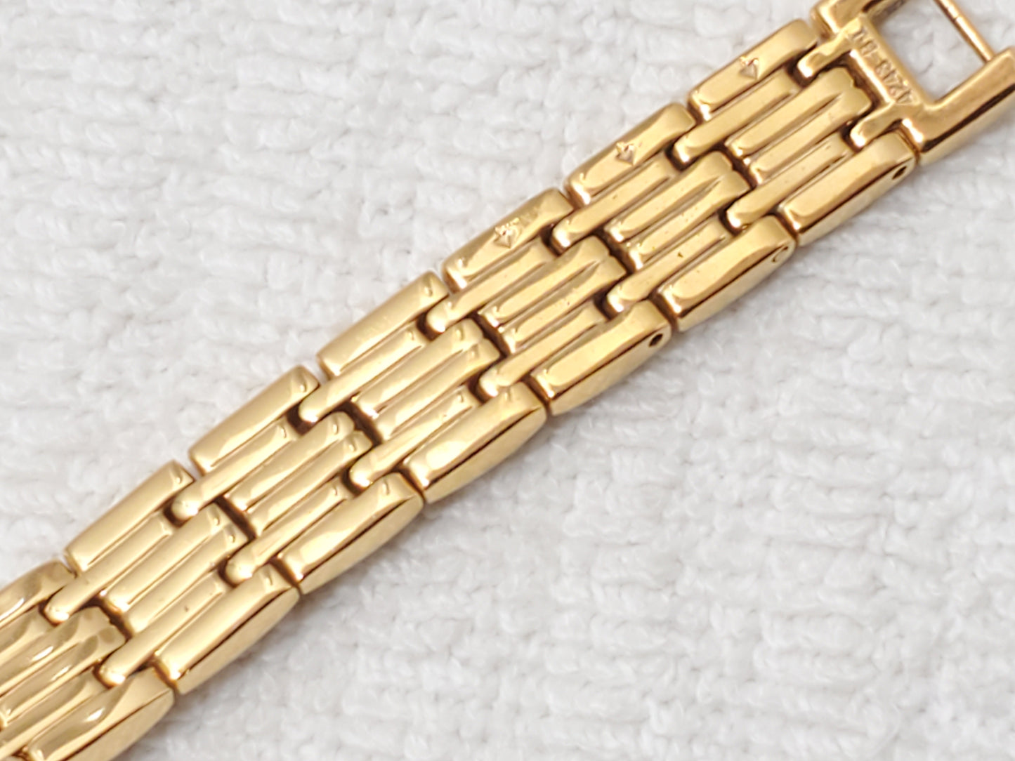 Vintage Seiko Women's Tank Watch Gold Tone Diamonds Bezel One Jewel Pink Dial SS
