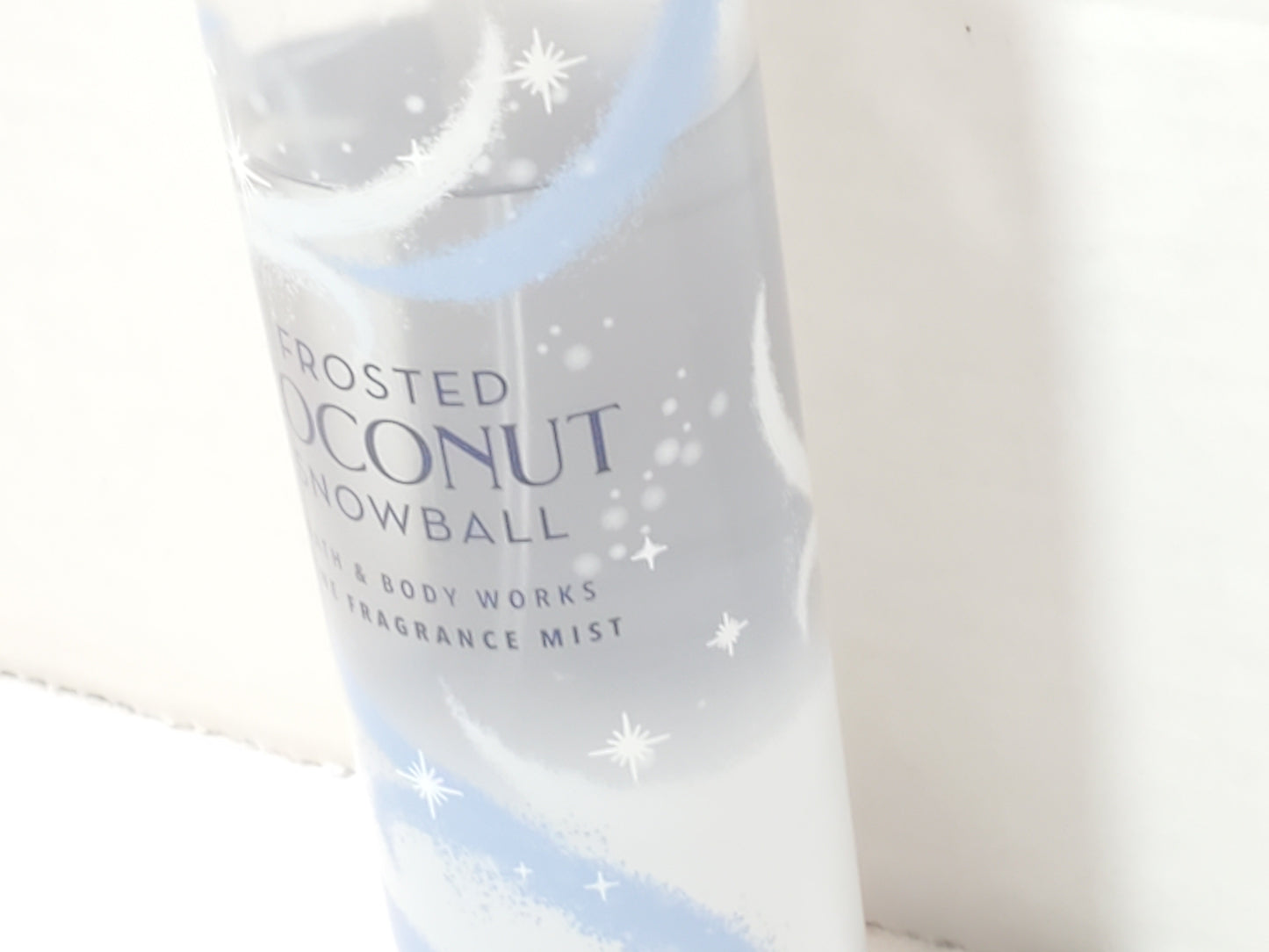 Bath and Body Works Frosted Coconut Snowball Fine Fragrance Mist 8 oz Bottle