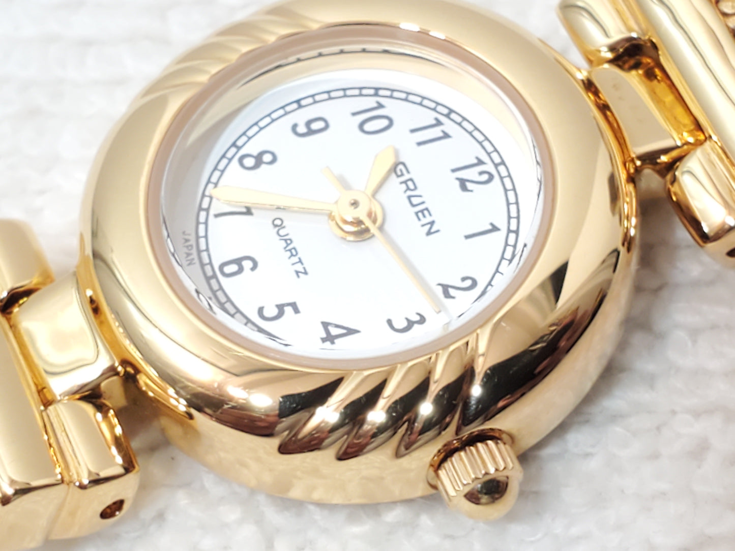 Vintage Gruen Women’s Gold Tone Quartz Watch White Dial Stainless Steel