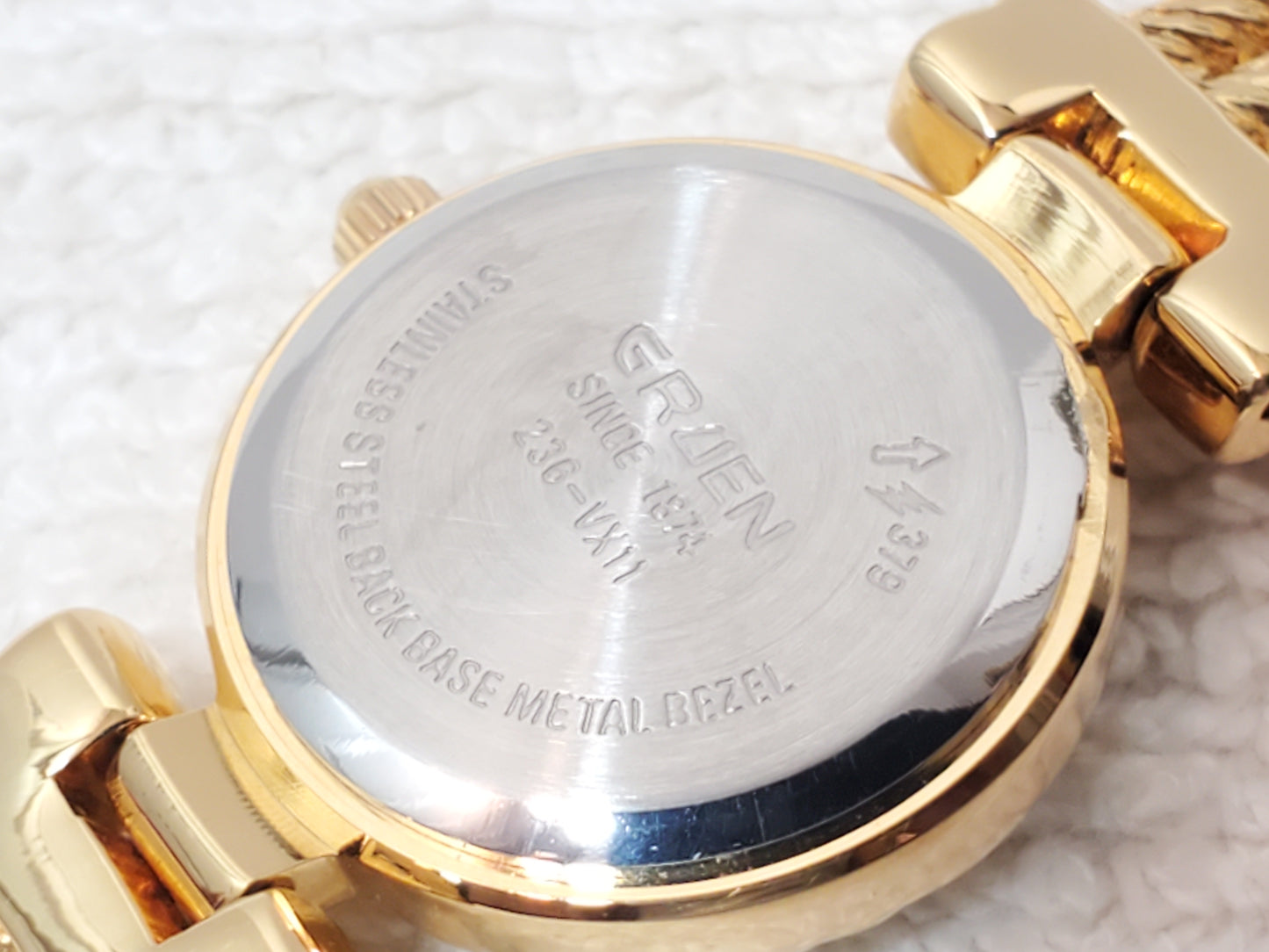 Vintage Gruen Women’s Gold Tone Quartz Watch White Dial Stainless Steel