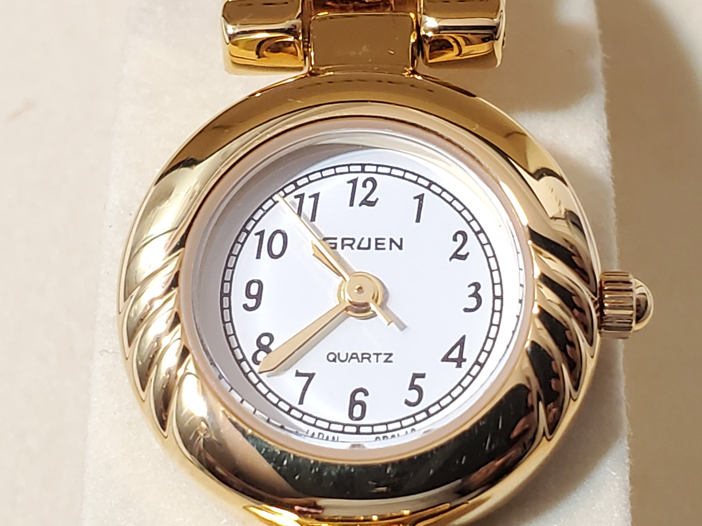 Vintage Gruen Women’s Gold Tone Quartz Watch White Dial Stainless Steel