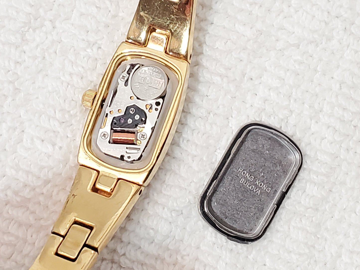 Vintage Bulova Women's Gold Tone Ivory Dial One Jewel Stainless Steel Watch