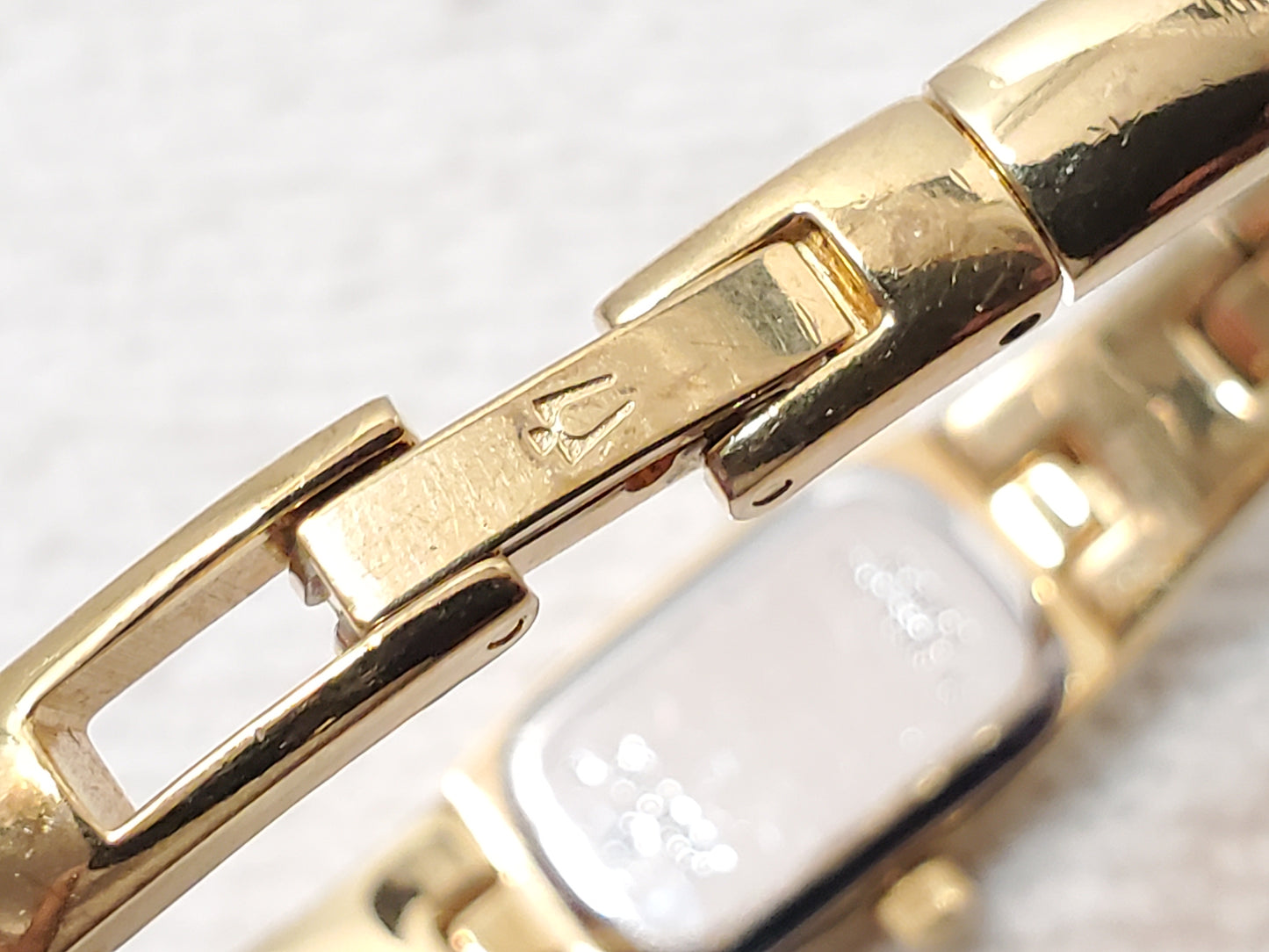 Vintage Bulova Women's Gold Tone Ivory Dial One Jewel Stainless Steel Watch