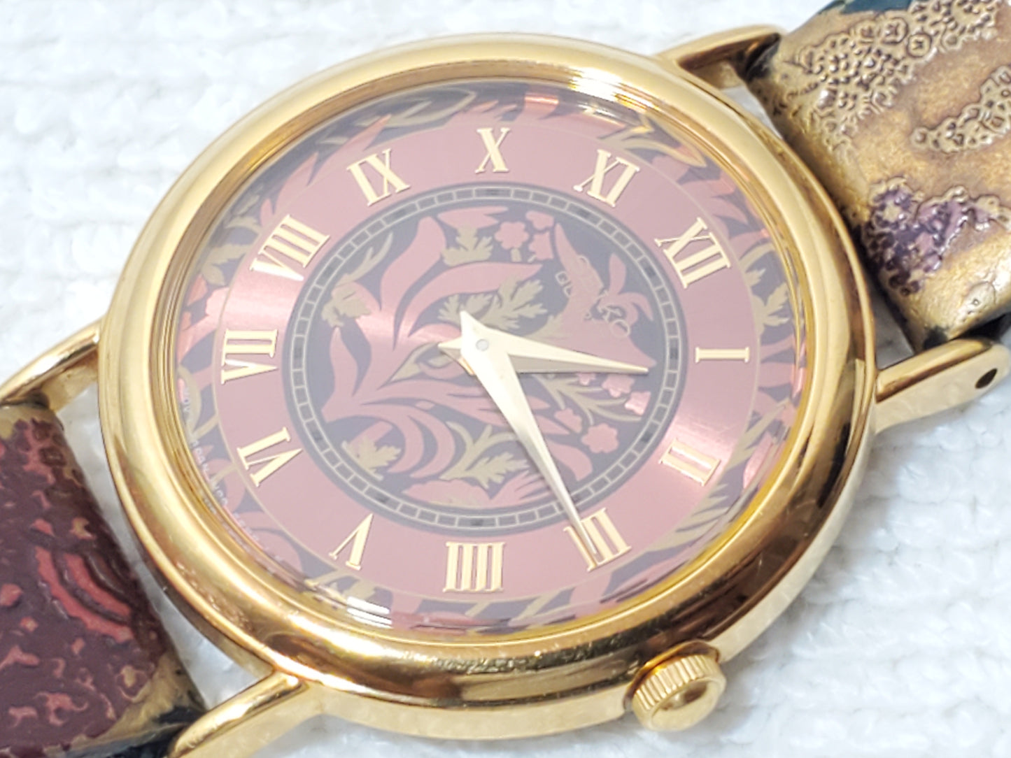 Vintage Seiko Women Quartz Watch Rose Gold Tone Dial Roman Numerals Paisley Band