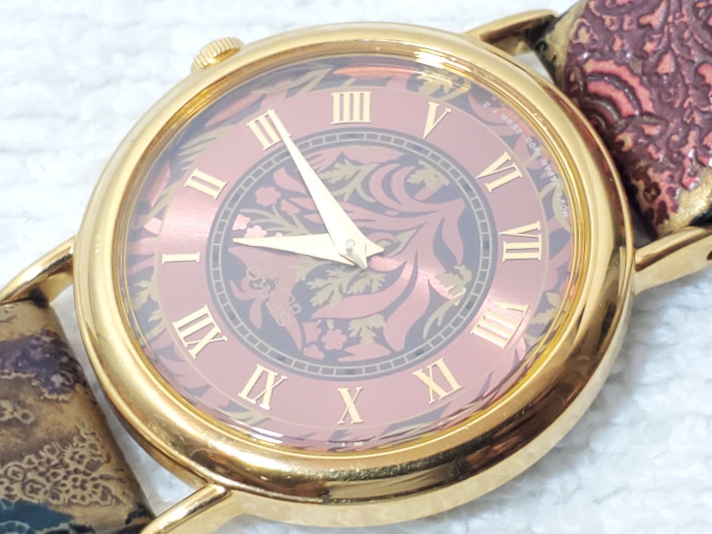 Vintage Seiko Women Quartz Watch Rose Gold Tone Dial Roman Numerals Paisley Band