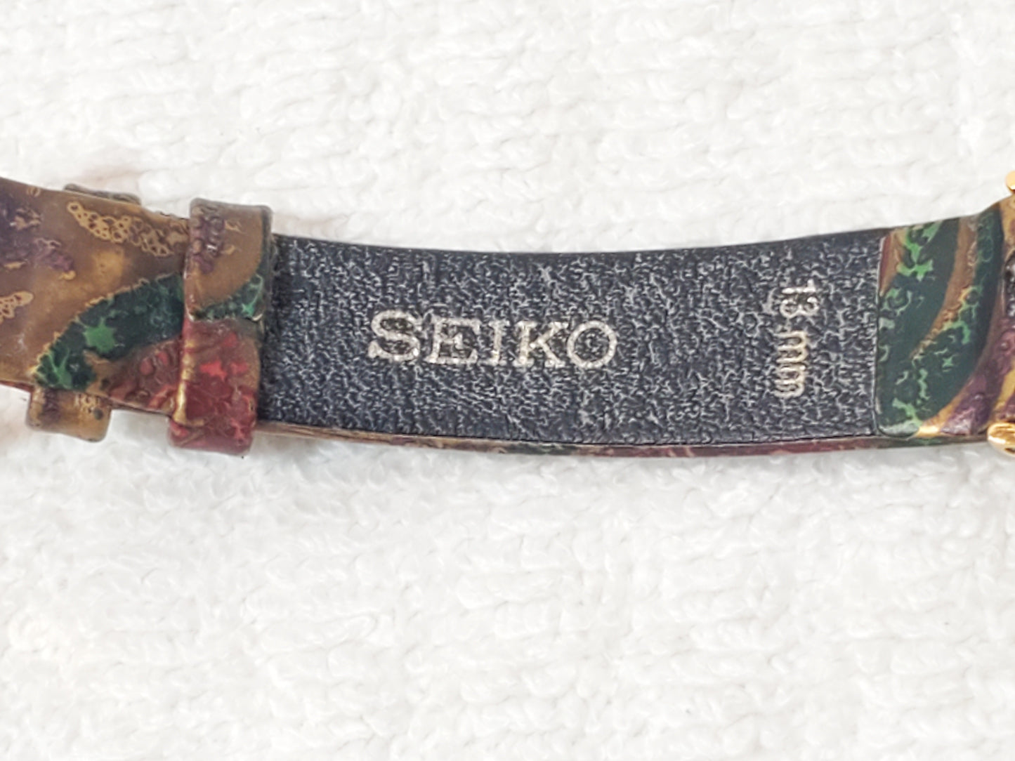 Vintage Seiko Women Quartz Watch Rose Gold Tone Dial Roman Numerals Paisley Band
