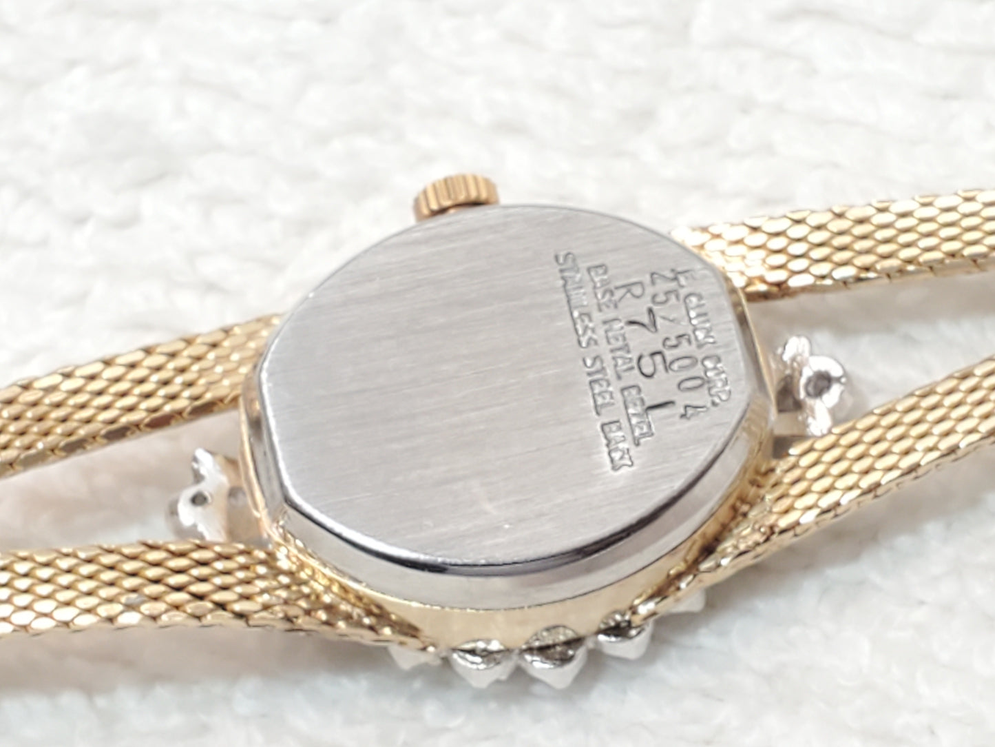 Vintage Armitron Women's Gold Plated Diamonds Bezel Watch Mesh Band One Jewel