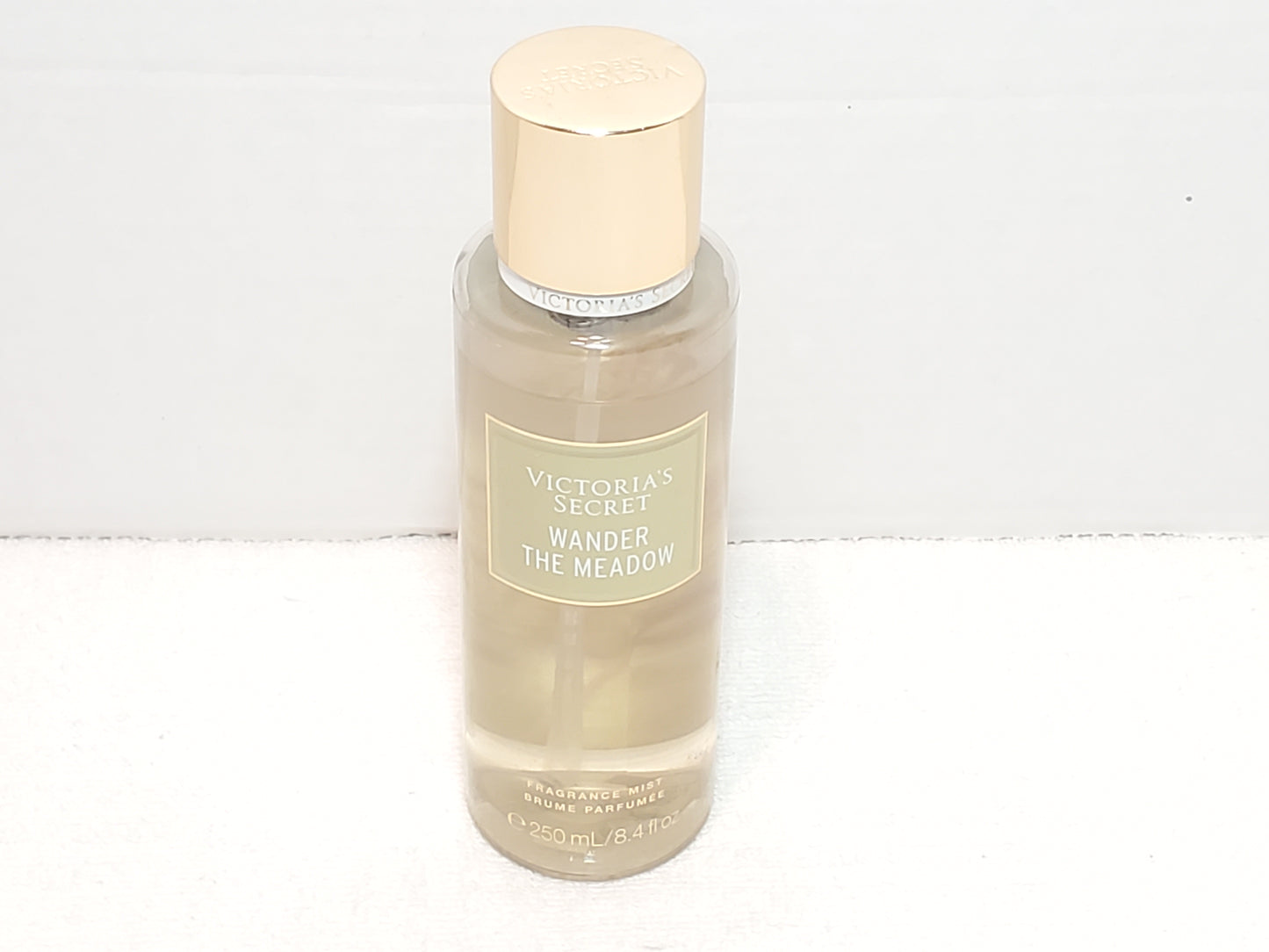 Victoria's Secret Wander The Meadow Fragrance Mist Women's 8.4 oz Bottle Spray