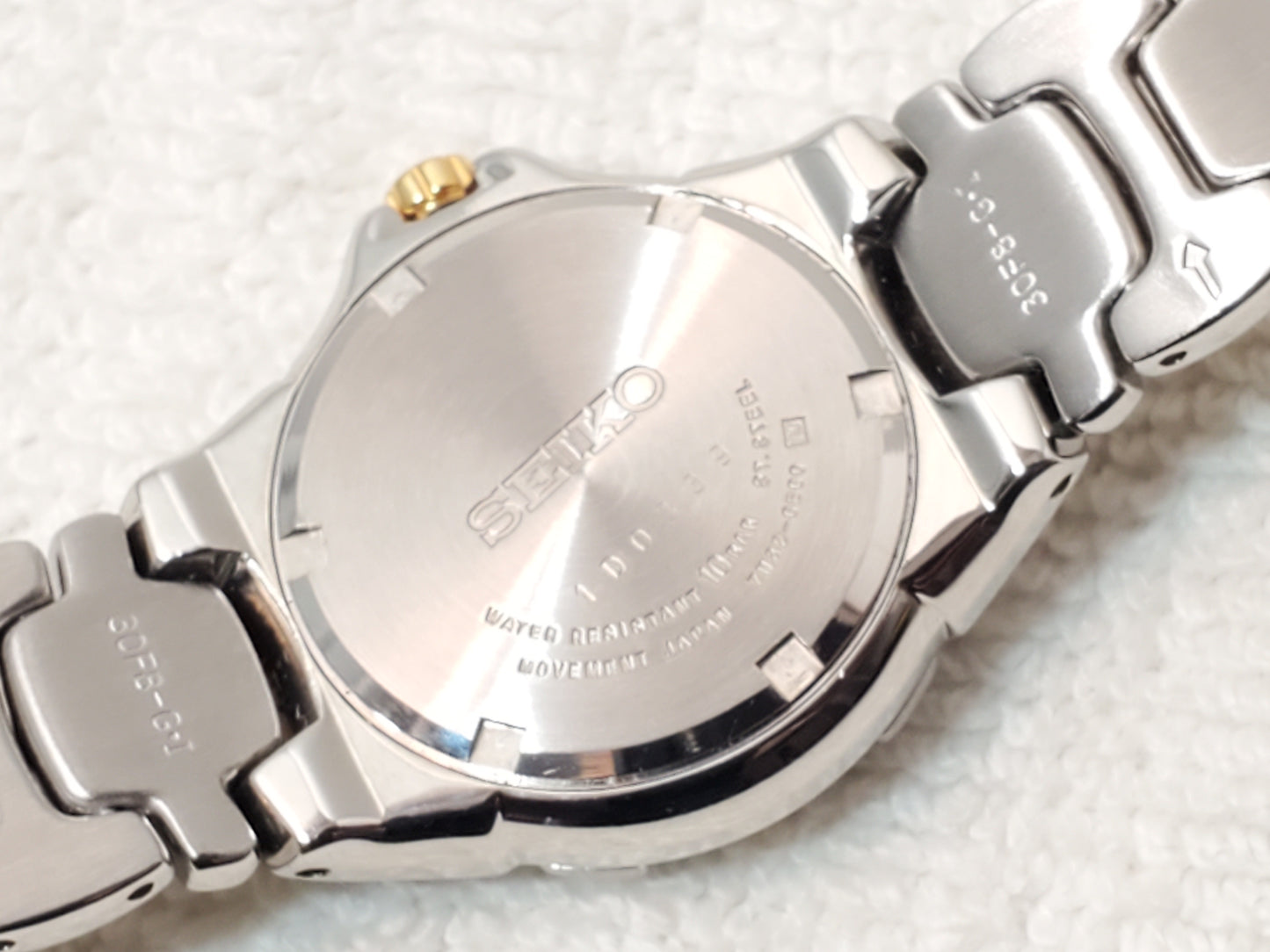 Vintage Seiko Gold Tone Stainless Steel Blue Dial Date Women Watch WR 100 Meters