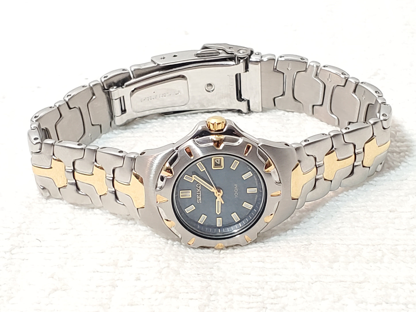 Vintage Seiko Gold Tone Stainless Steel Blue Dial Date Women Watch WR 100 Meters