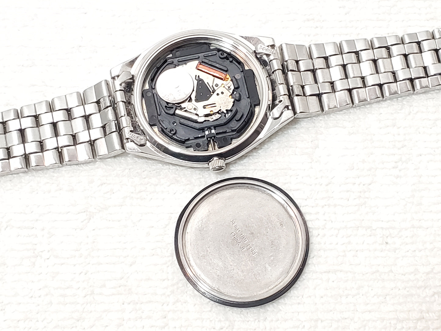 Vintage Seiko Men's Stainless Steel Day Date Quartz Watch One Jewel Silver Dial