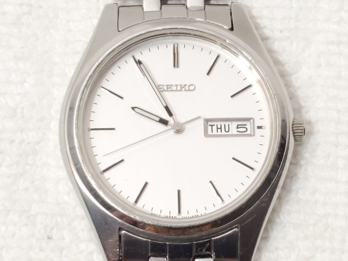 Vintage Seiko Men's Stainless Steel Day Date Quartz Watch One Jewel Silver Dial