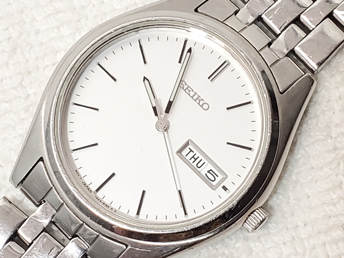 Vintage Seiko Men's Stainless Steel Day Date Quartz Watch One Jewel Silver Dial