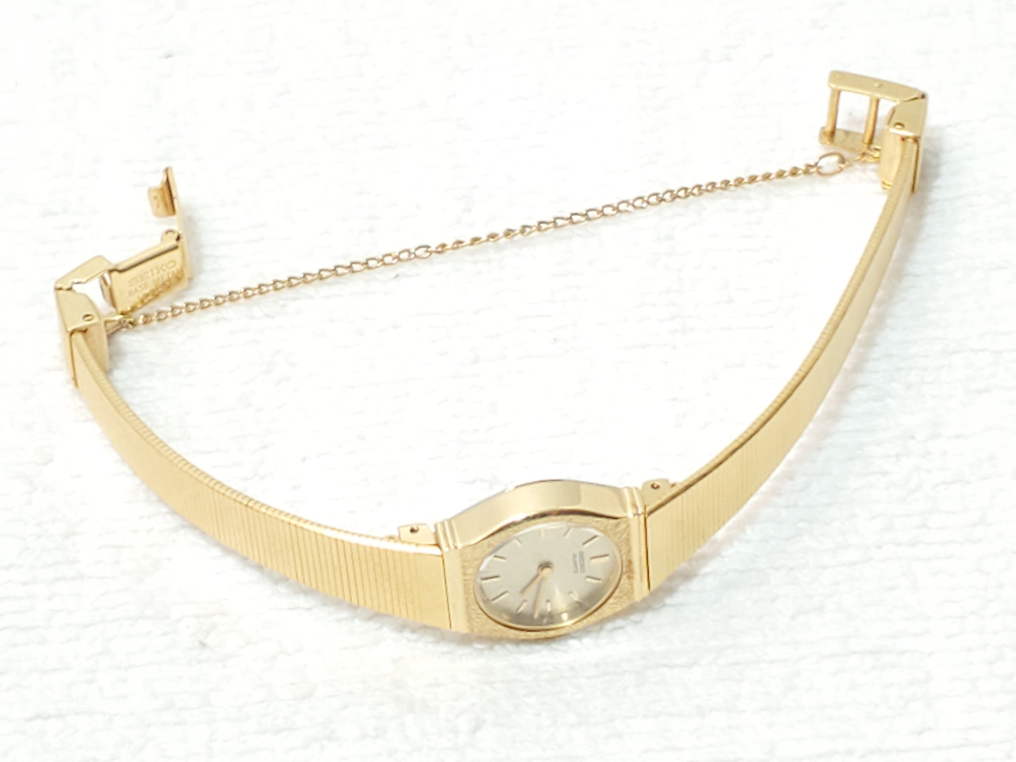 Vintage Seiko Women's Gold Plated Quartz Watch Two Jewels Champagne Dial S Steel