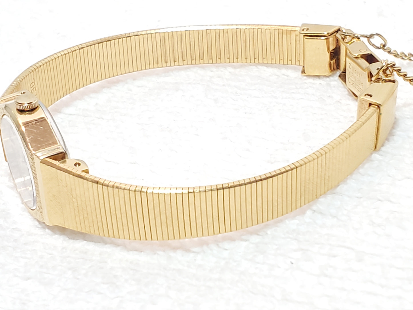 Vintage Seiko Women's Gold Plated Quartz Watch Two Jewels Champagne Dial S Steel