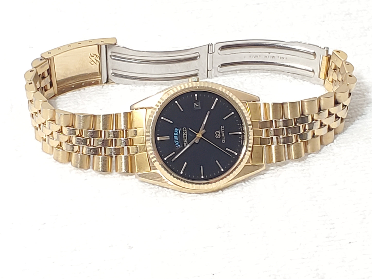 Vintage Seiko SQ Men's Day Date Gold Tone Watch Black Dial One Jewel S Steel
