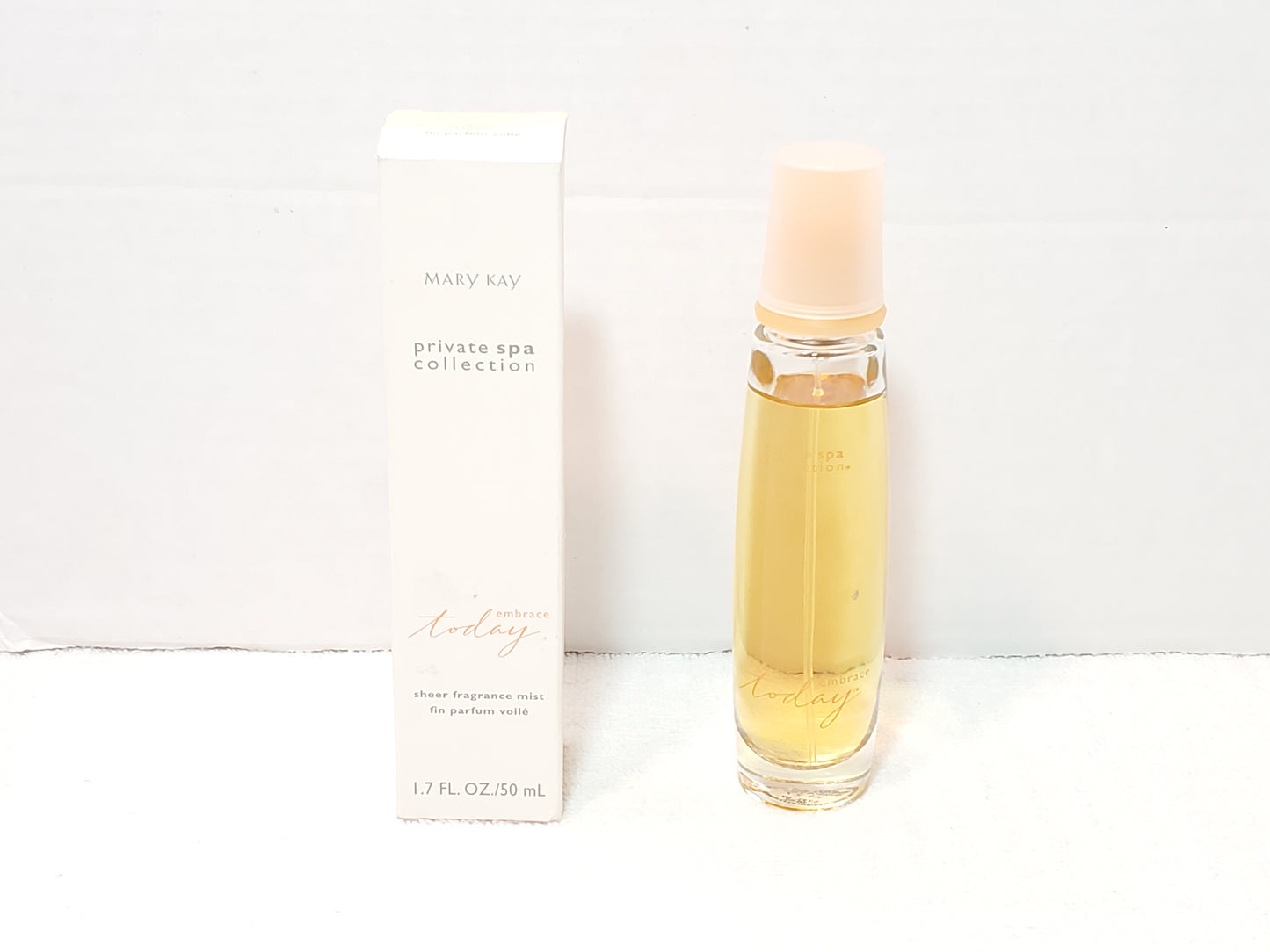 Mary Kay Private Spa Collection Embrace Today Sheer Fragrance Mist 1.7 oz Bottle