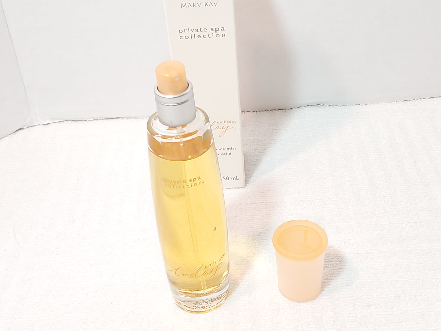 Mary Kay Private Spa Collection Embrace Today Sheer Fragrance Mist 1.7 oz Bottle