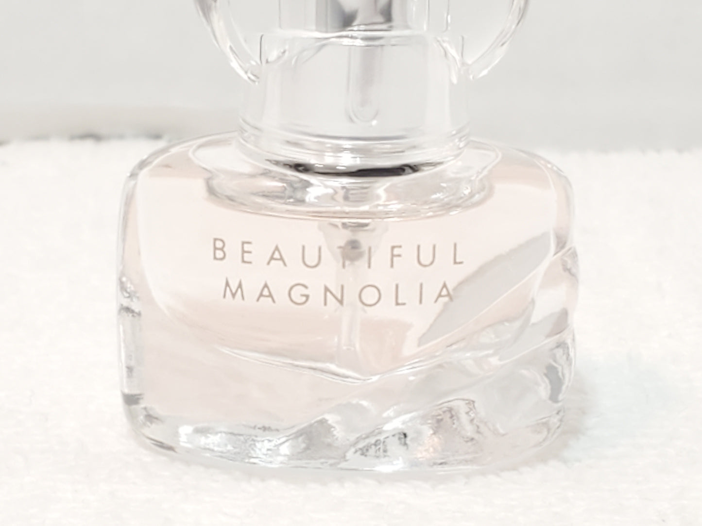 Estee Lauder Beautiful Magnolia Women's Perfume 0.14 oz Eau De Parfum Spray New