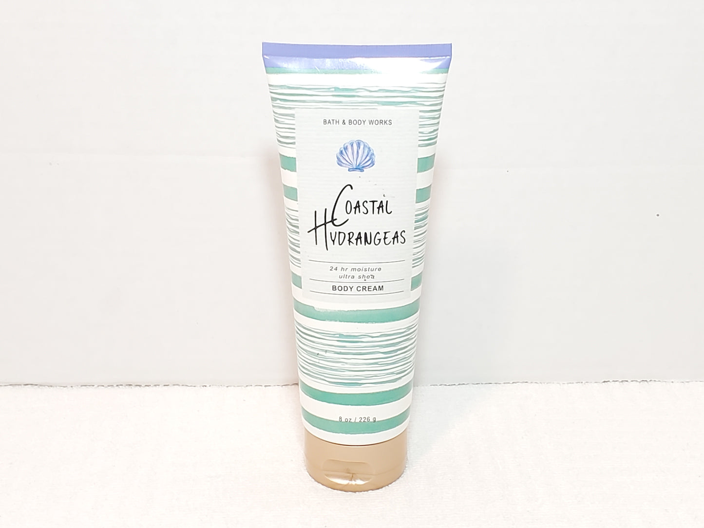 Bath & Body Works Coastal Hydrangeas Body Cream Moisture Ultra Shea 8 oz Tube