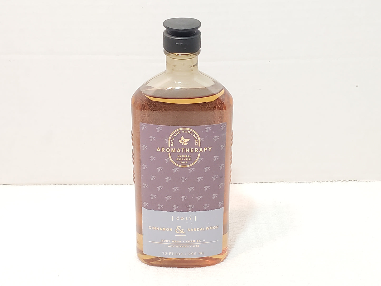 Bath and Body Works Aromatherapy Cozy Cinnamon Sandalwood Wash Foam Bath 10 oz