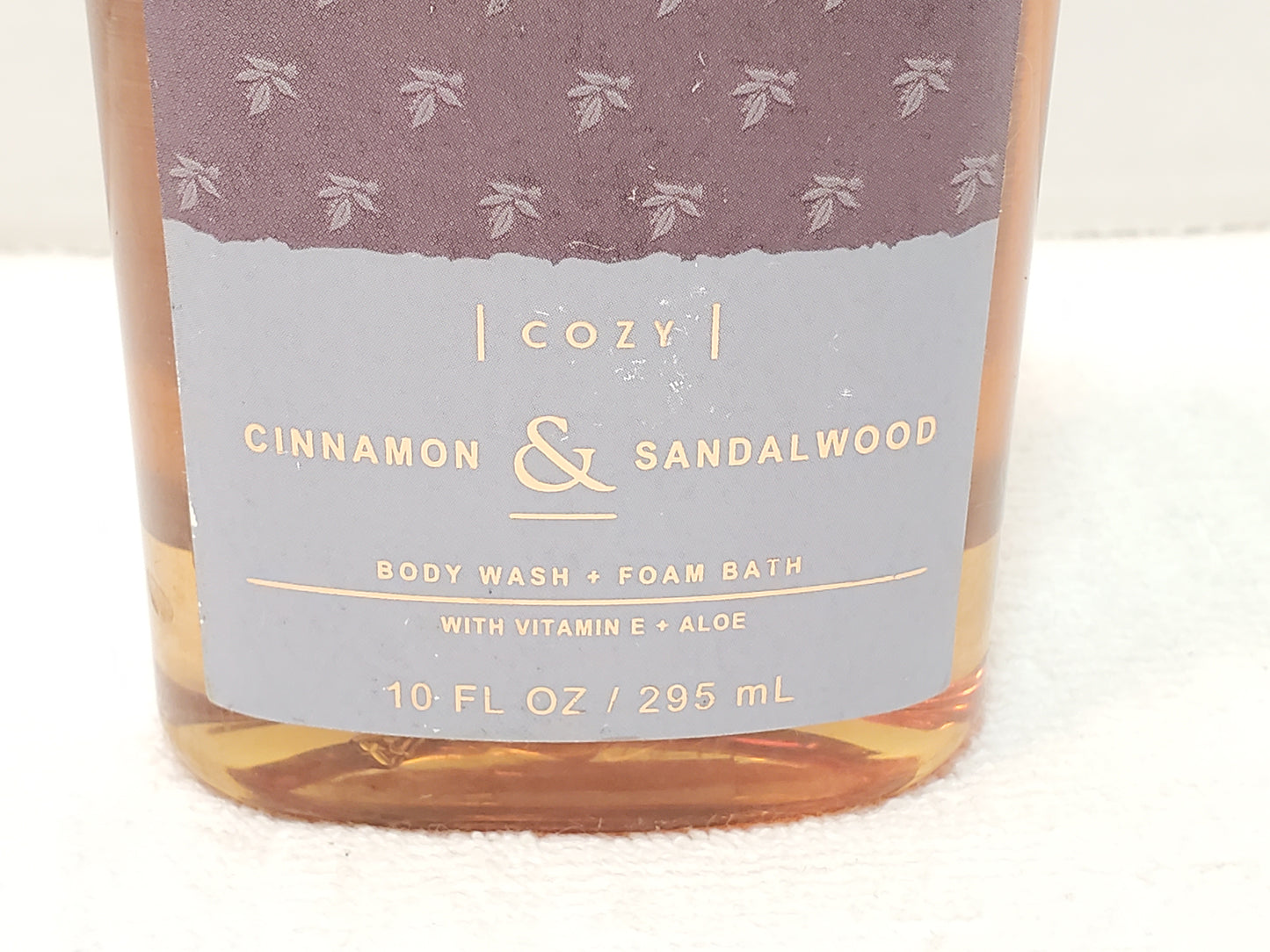 Bath and Body Works Aromatherapy Cozy Cinnamon Sandalwood Wash Foam Bath 10 oz