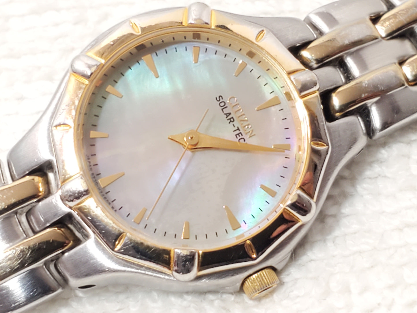 Vintage Citizen Eco Drive Mother of Pearl Dial Women's Watch Gold Tone S Steel
