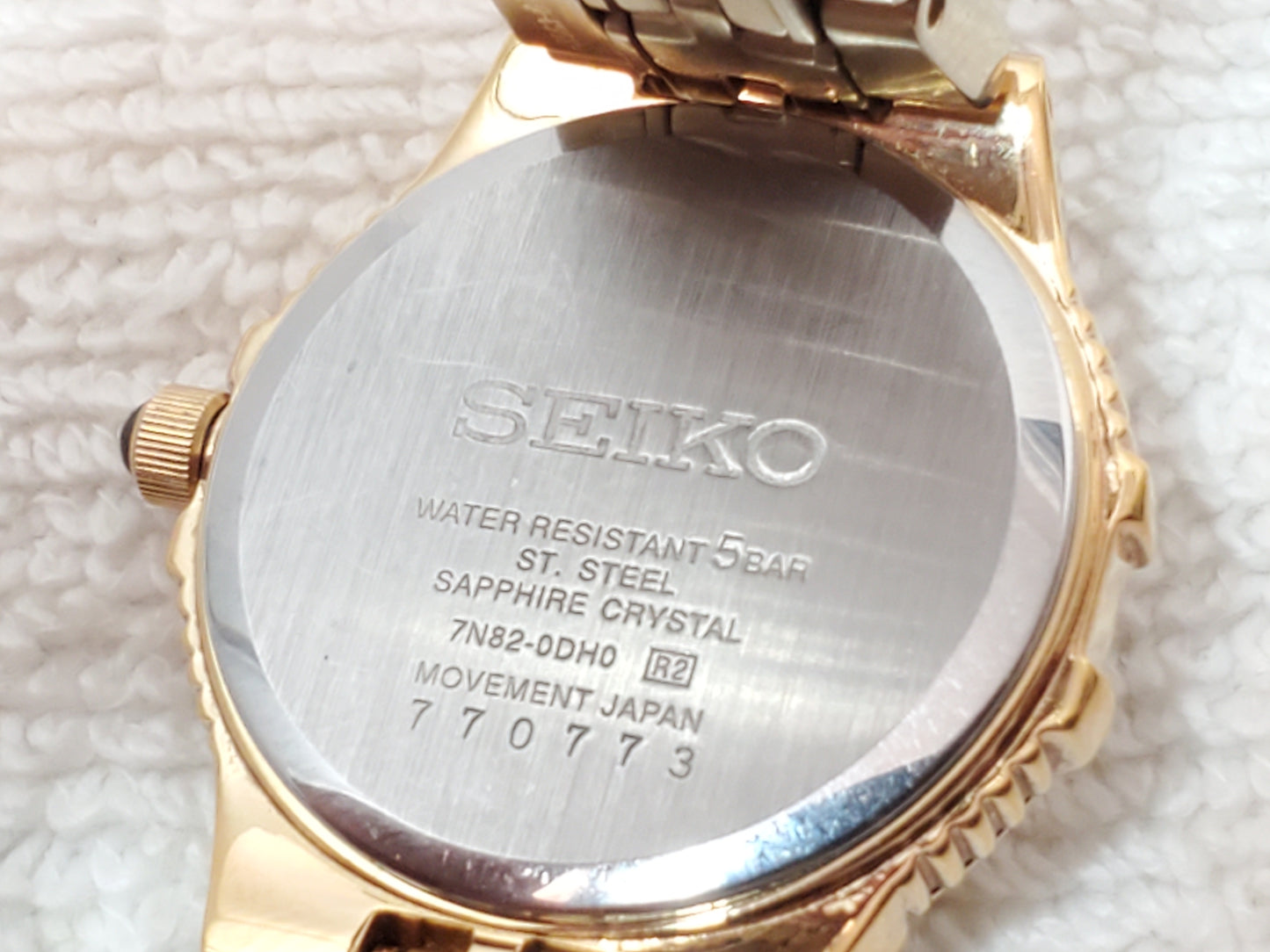 Vintage Seiko Women's Gold Tone Date Watch Diamonds Mother Pearl Dial Sapphire