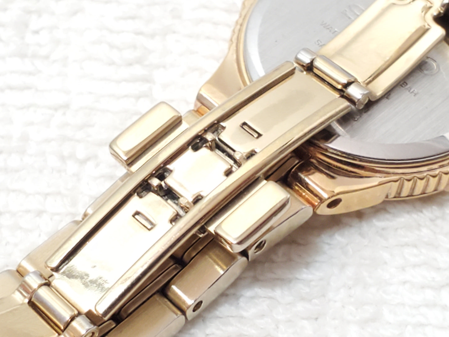 Vintage Seiko Women's Gold Tone Date Watch Diamonds Mother Pearl Dial Sapphire