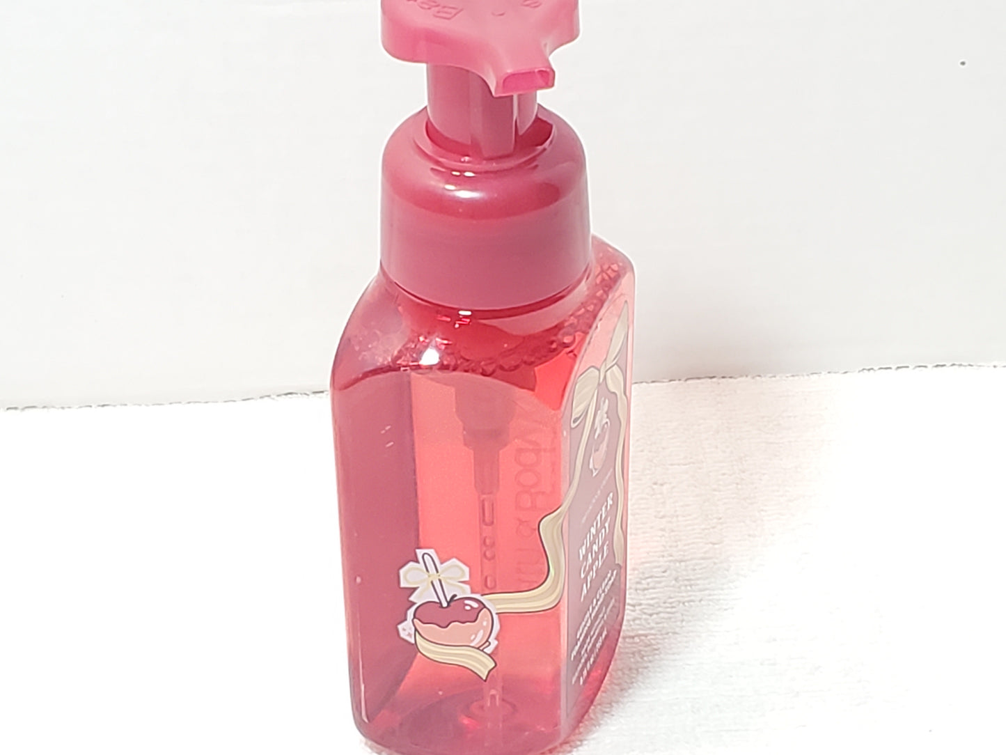 Bath & Body Works Winter Candy Apple Foaming Hand Soap 8.75 fl oz Bottle New