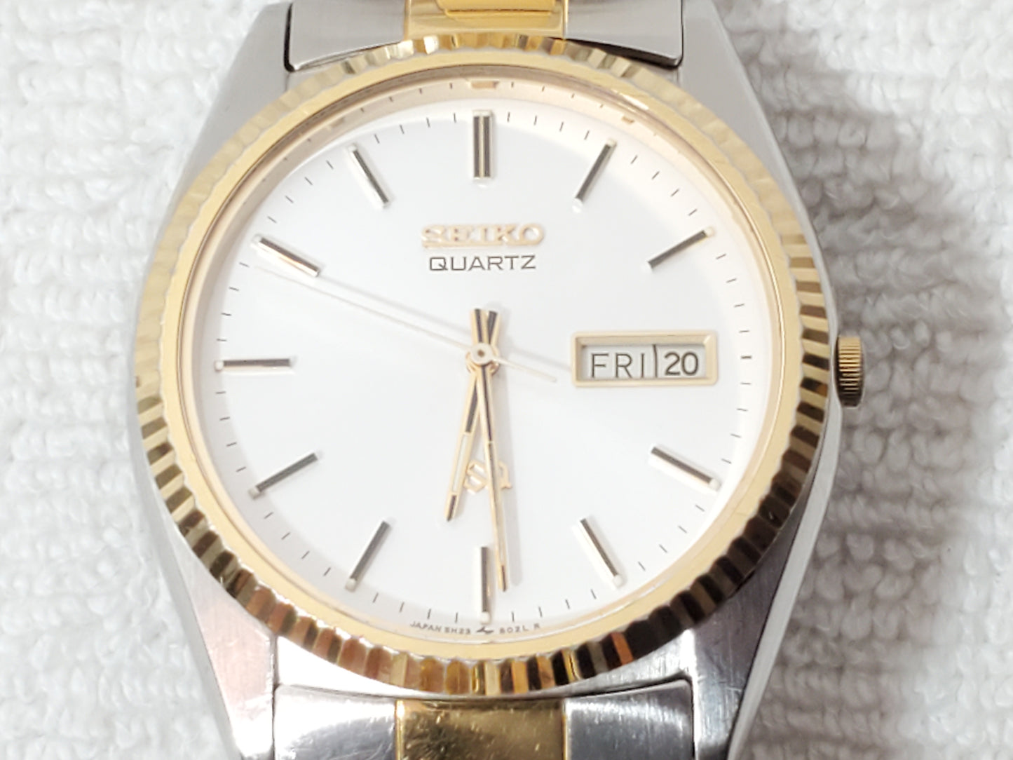 Vintage Seiko Men's Day Date Gold Tone Presidential Quartz Watch Three Jewels SS