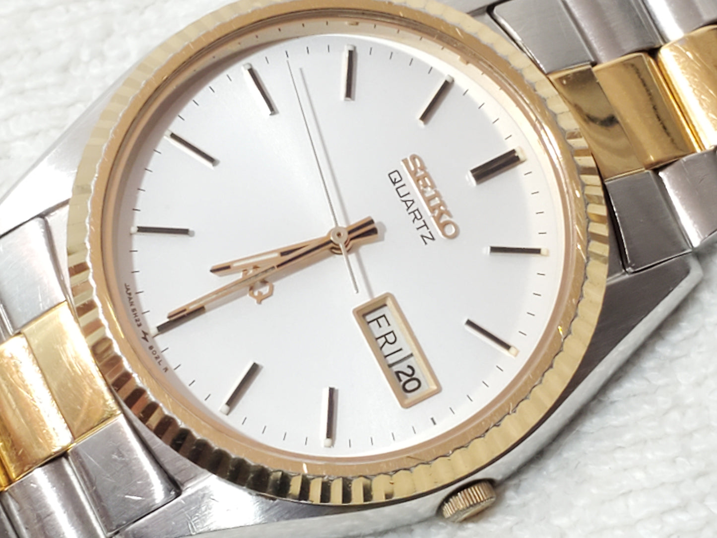 Vintage Seiko Men's Day Date Gold Tone Presidential Quartz Watch Three Jewels SS