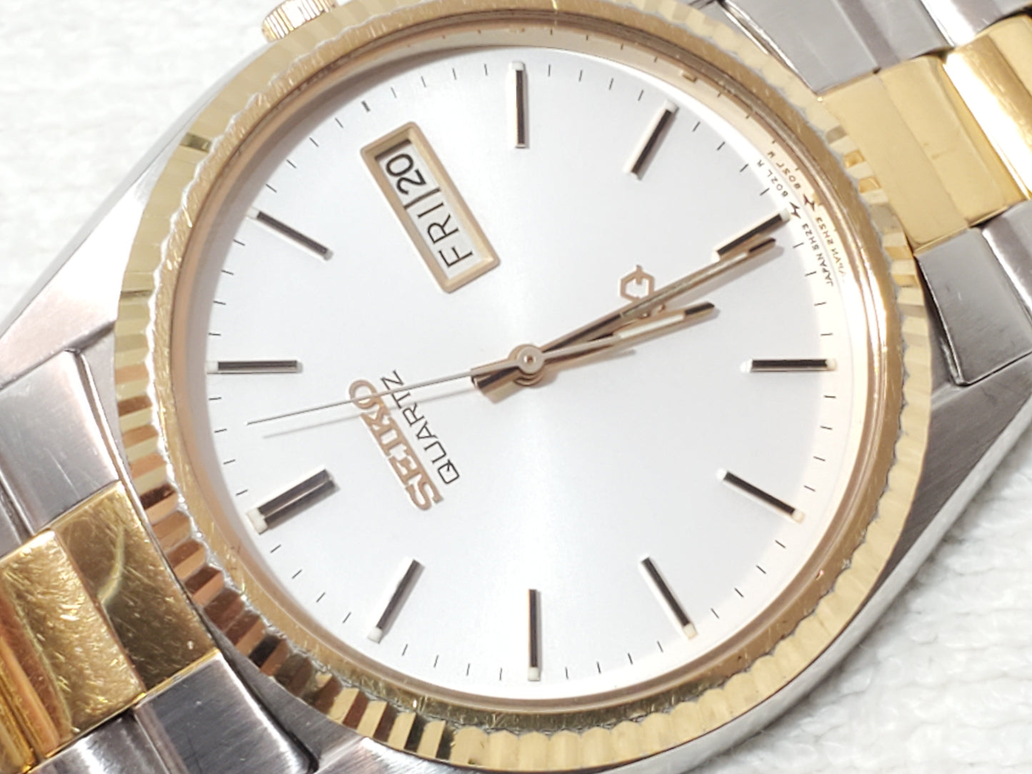 Vintage Seiko Men's Day Date Gold Tone Presidential Quartz Watch Three Jewels SS