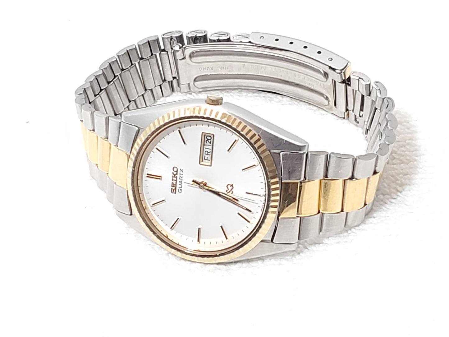 Vintage Seiko Men's Day Date Gold Tone Presidential Quartz Watch Three Jewels SS
