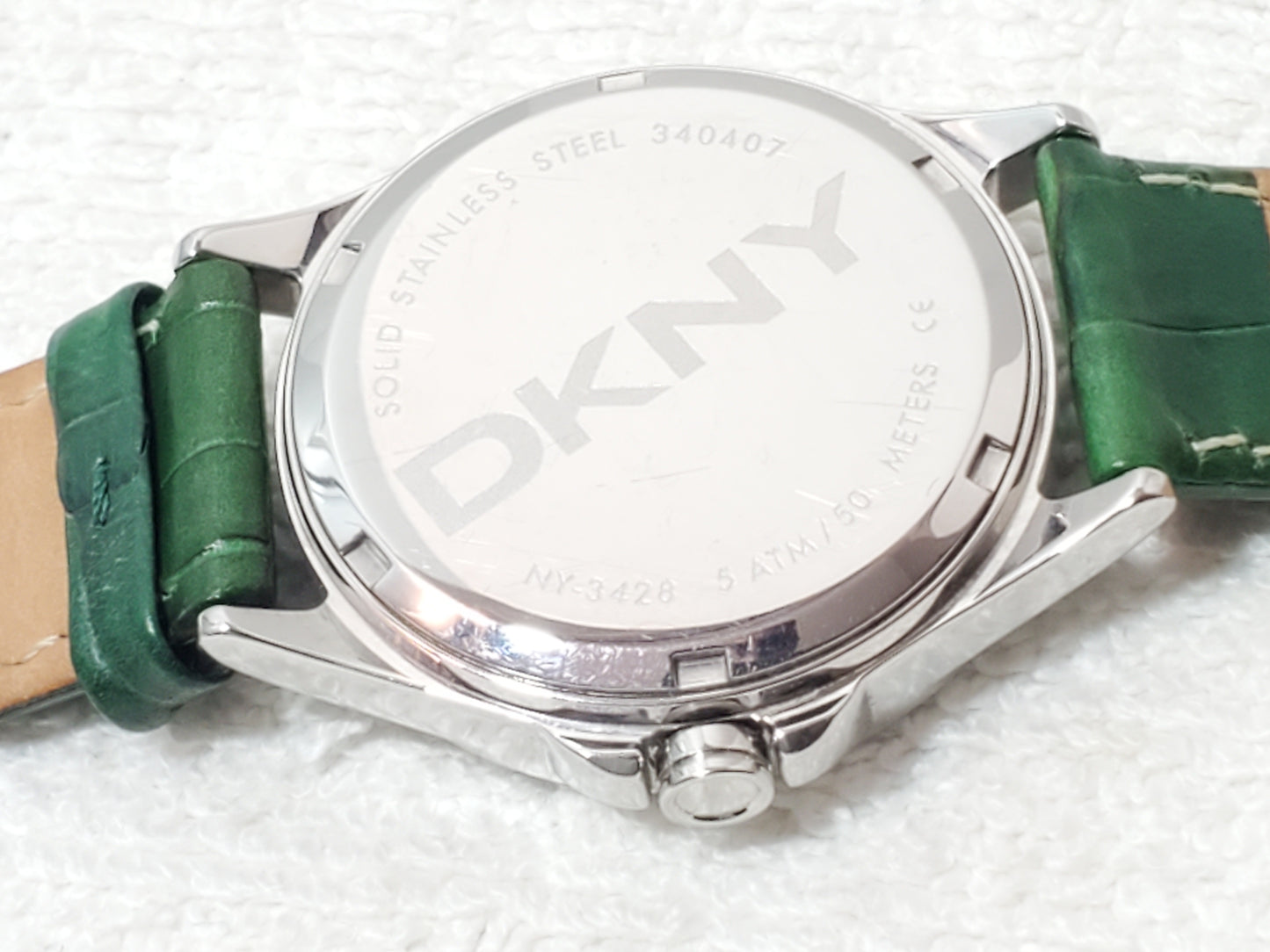 Vintage DKNY Womens Quartz Watch Stainless Steel Green Croc Leather Strap WR 50M