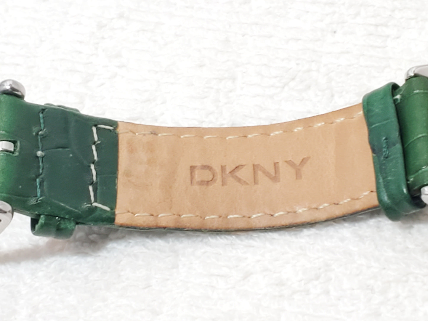 Vintage DKNY Womens Quartz Watch Stainless Steel Green Croc Leather Strap WR 50M