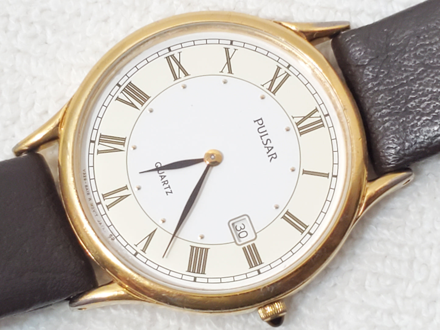 Vintage Pulsar by Seiko Men's Gold Tone Date Watch Roman Numerals Leather Strap