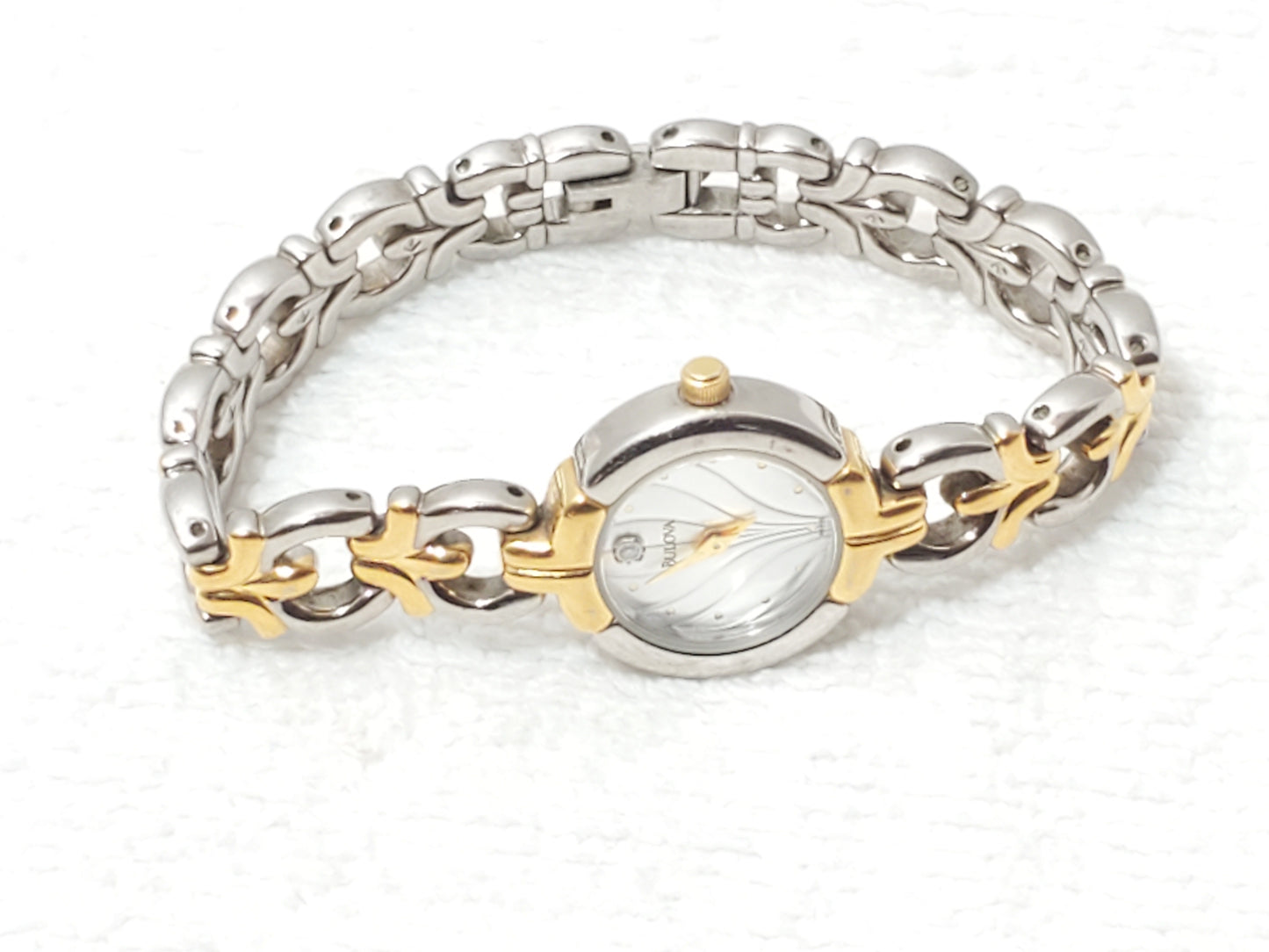 Vintage Bulova Gold Tone Stainless Steel Women's Watch Diamond Wave Siver Dial