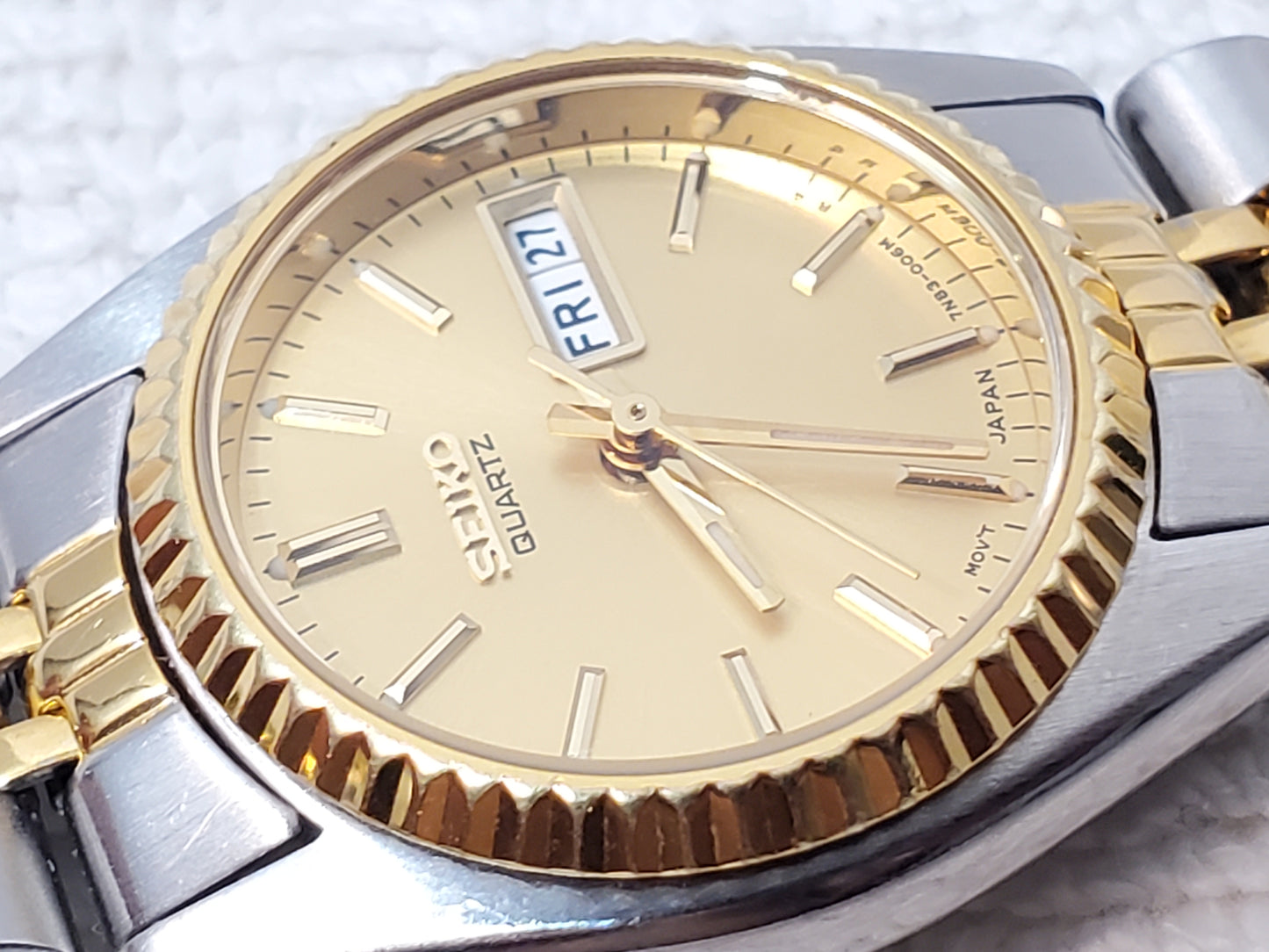 Vintage Seiko Presidential Women's Gold Dial Day Date Watch Stainless Steel