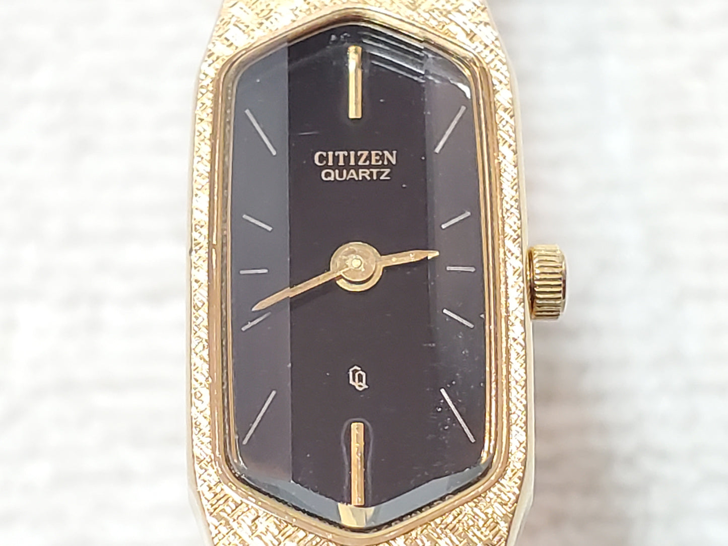 Vintage Citizen Women's Gold Plated Watch 7 Jewels Black Dial Hexagonal Crystal