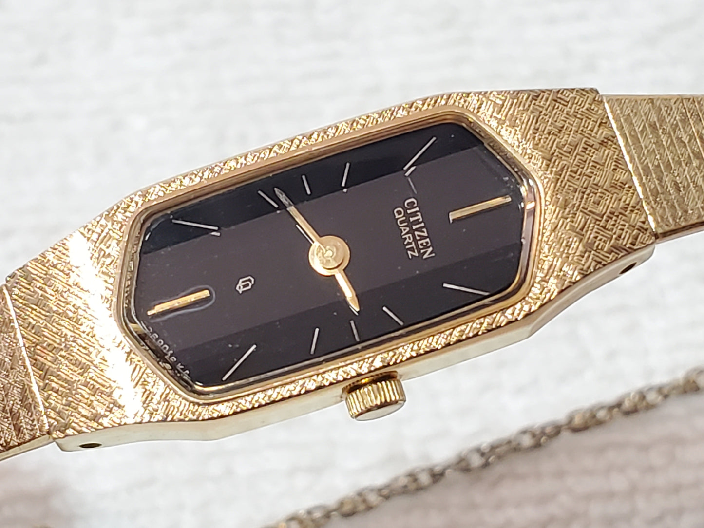 Vintage Citizen Women's Gold Plated Watch 7 Jewels Black Dial Hexagonal Crystal