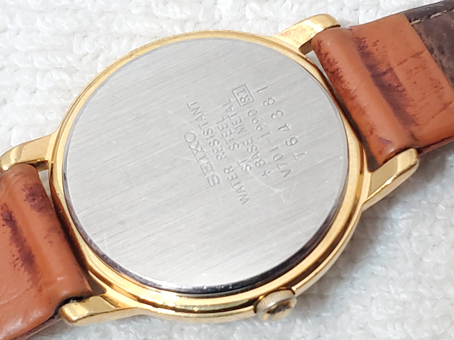 Vintage Seiko Women Gold Tone Watch White Dial Black Roman Numerals Leather Band
