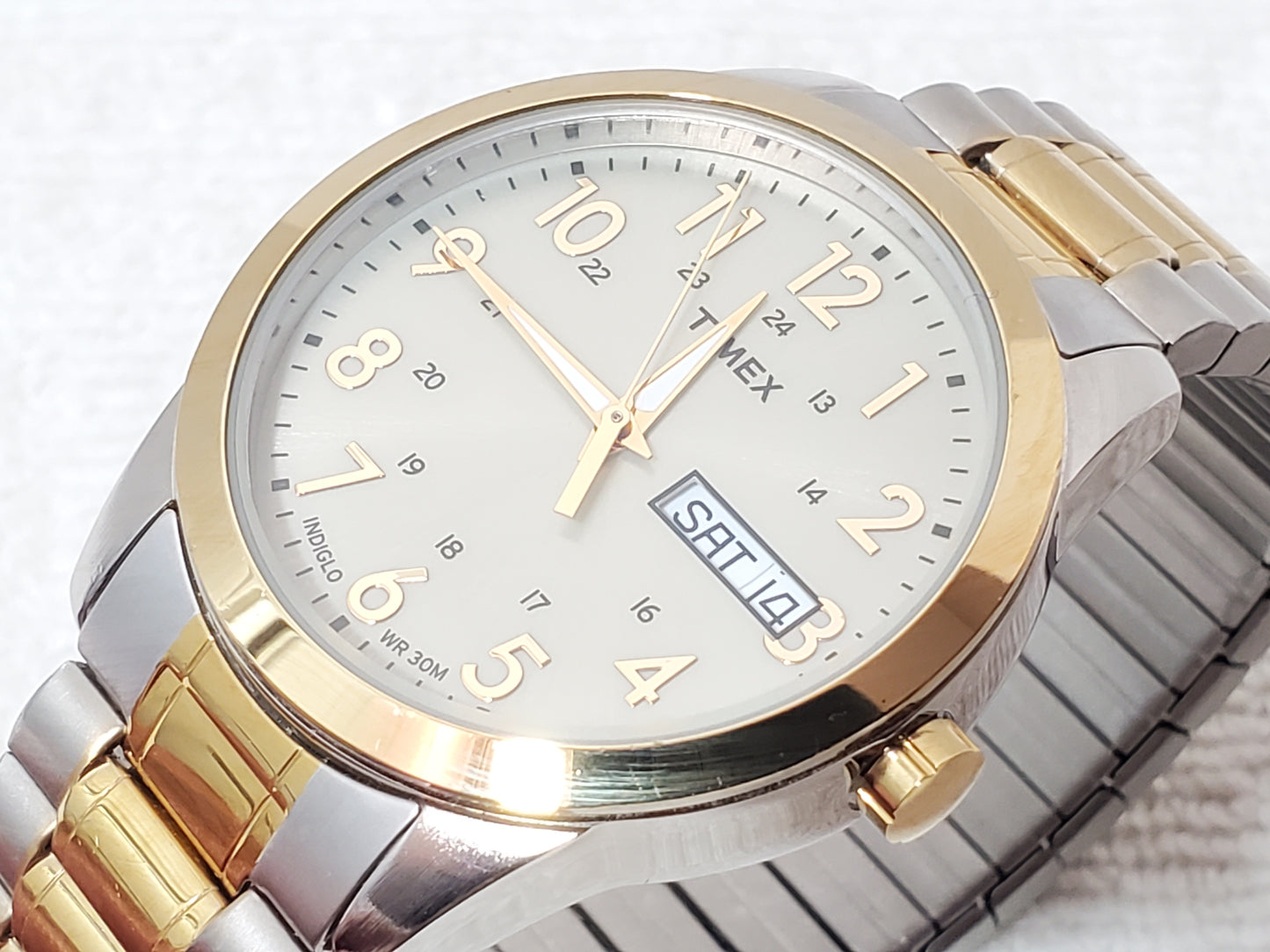 Vintage Timex Indiglo Men's Quartz Watch Gold Silver Tone Day Date Stretch Band